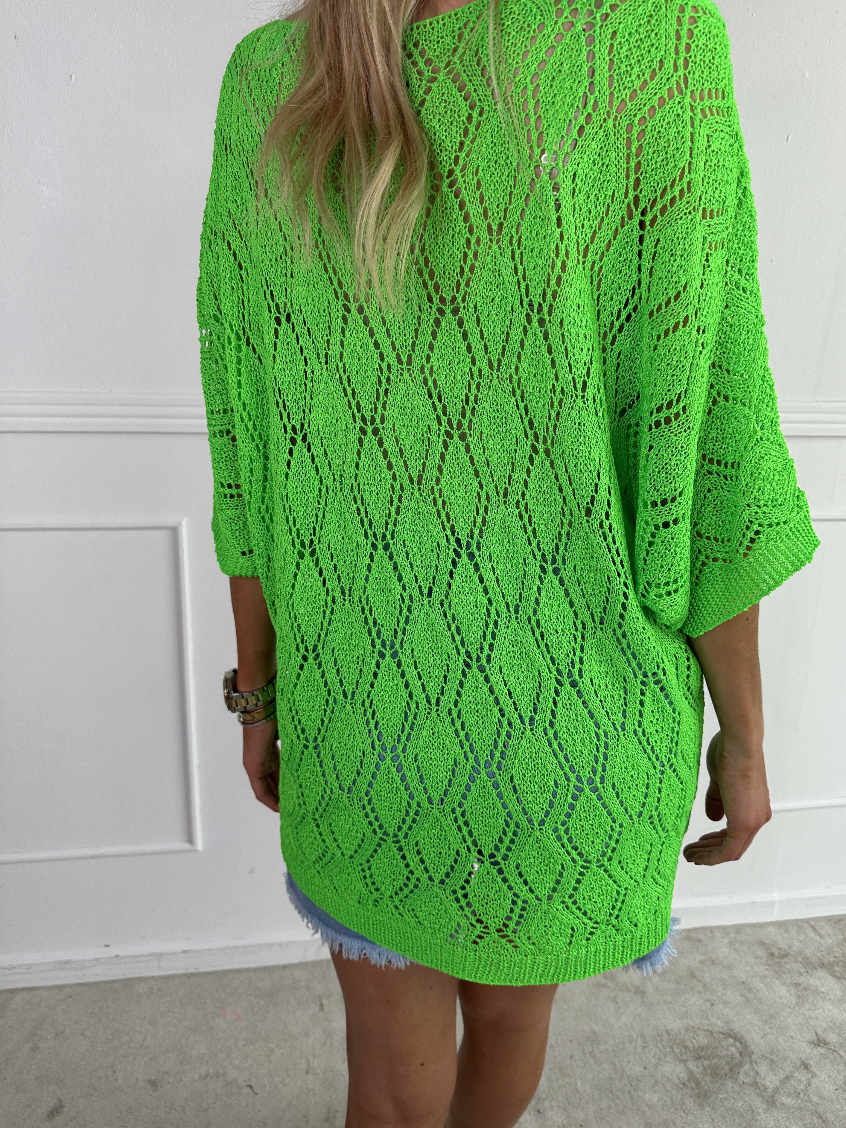 Deisy - Sød tunika i strikket hulmønster